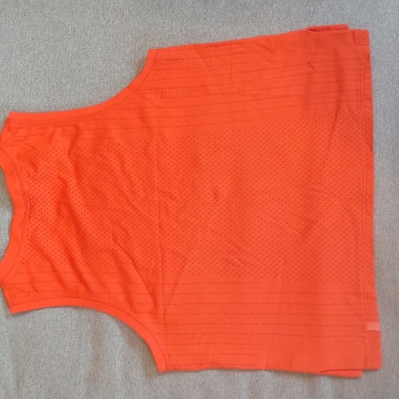 Lululemon Train to Be Tank, Autumn Red, size 4, NWOT - Picture 7 of 11